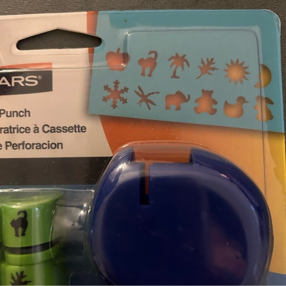 FISKARS 12 pcs teeny tiny cassette punch - SEASONS - Picture 4 of 4